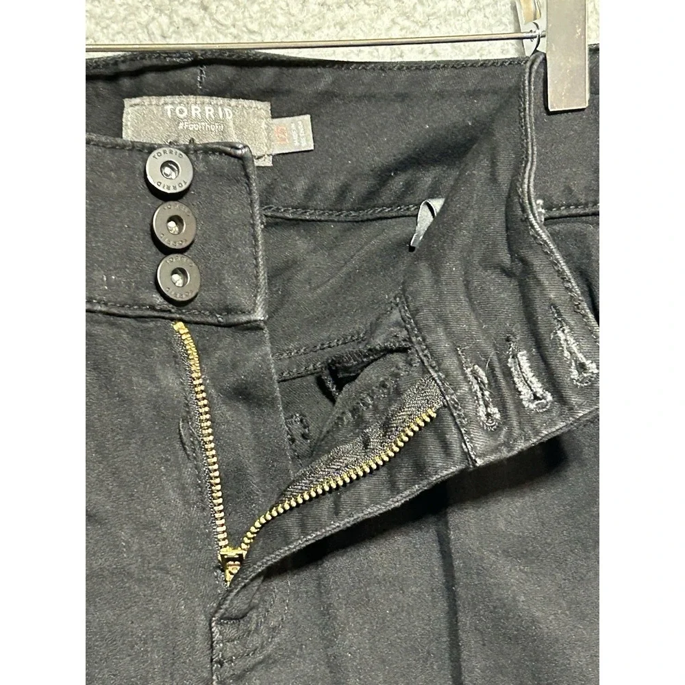 Torrid 12S Black Stiletto‎ Jeggings 3 Button Stretch Skinny Jeans Boho